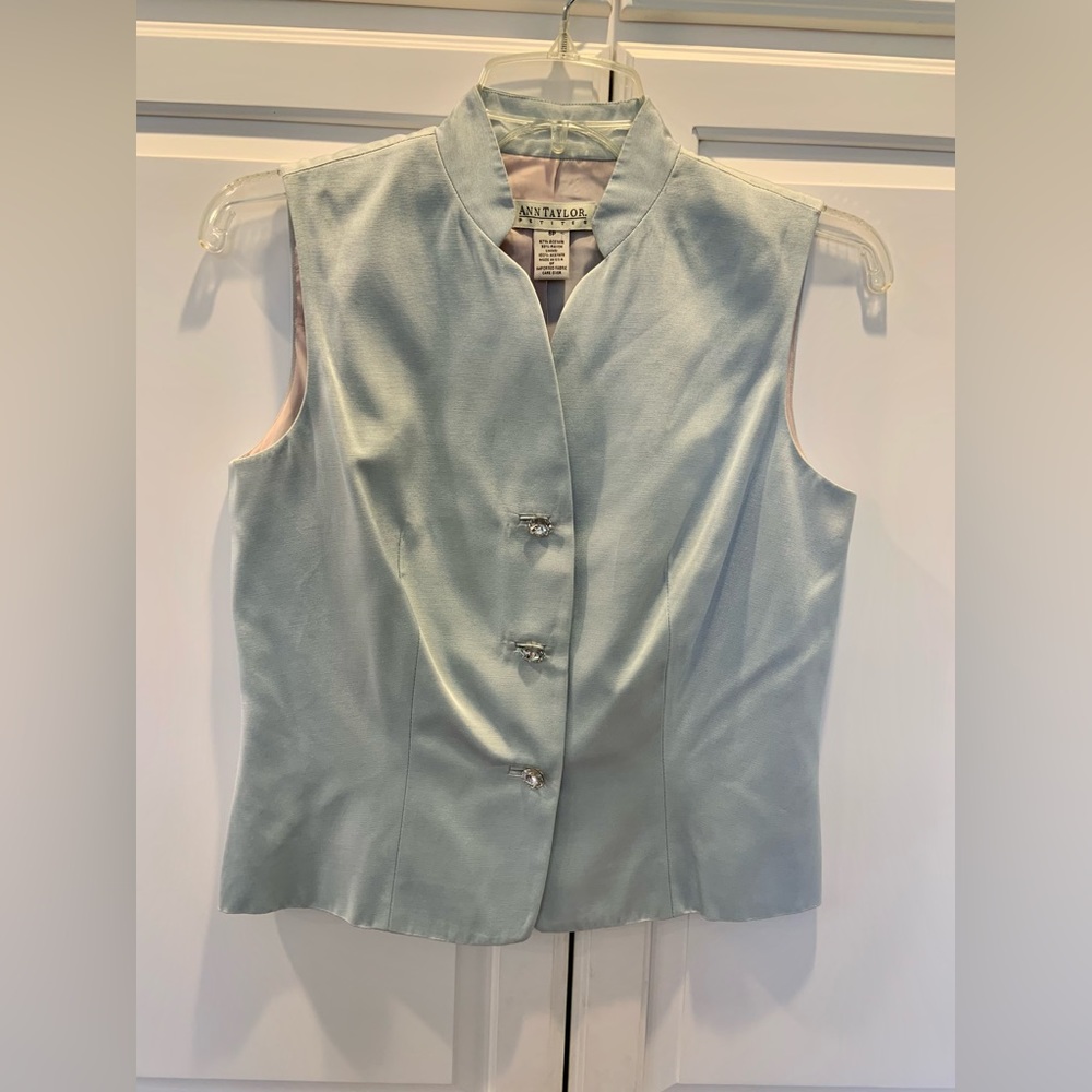 Ann Taylor Petites Pale Blue Lined Top Rhinestone buttons Size 6 Petite NWT